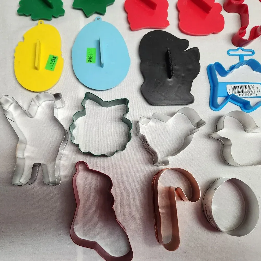 Vintage Cookie Cutters - Lot of 25